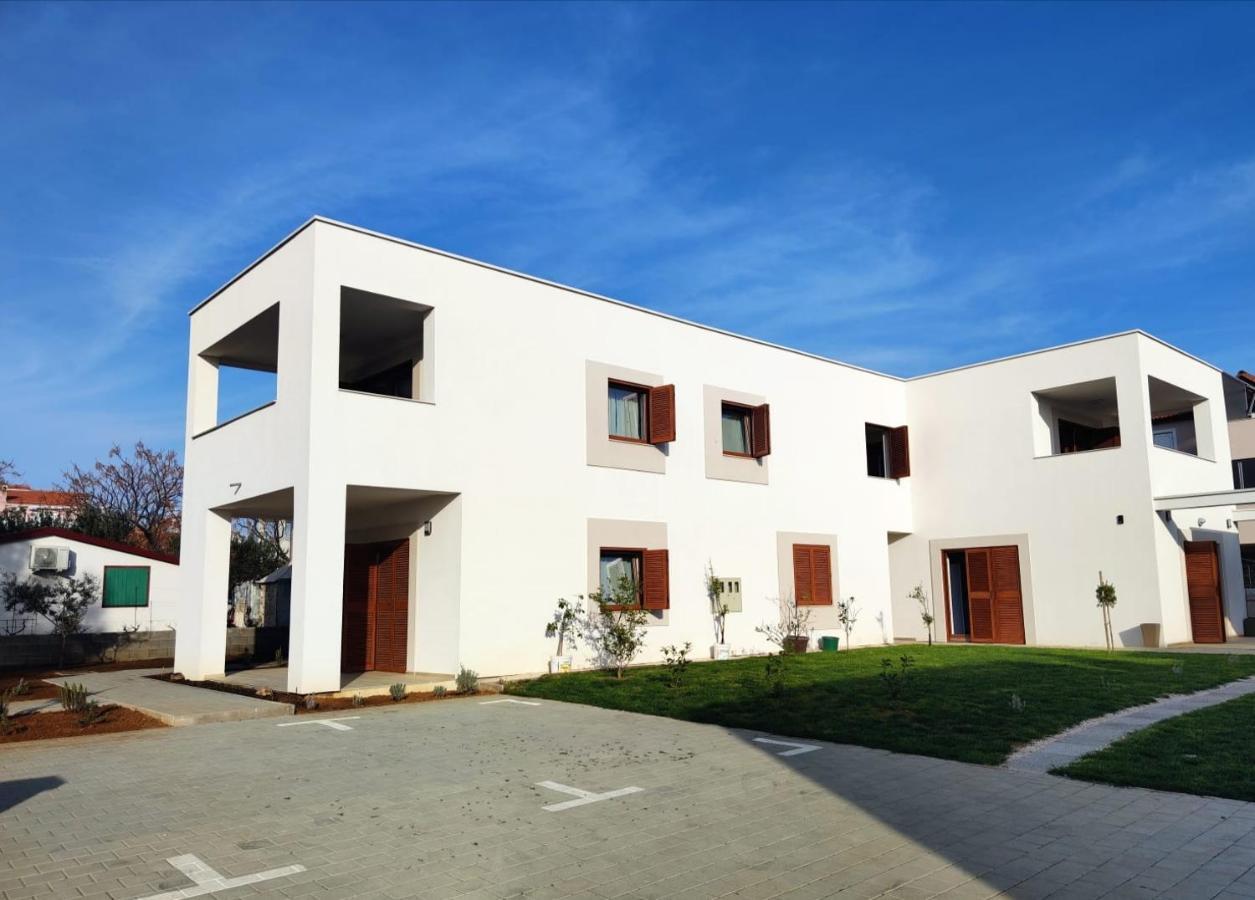 Apartments Leticia Vrsi Extérieur photo