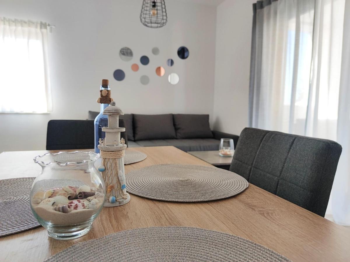 Apartments Leticia Vrsi Extérieur photo