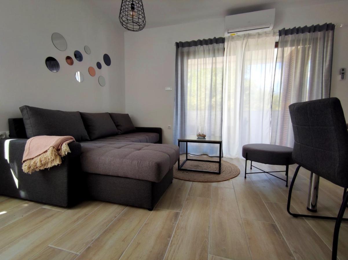 Apartments Leticia Vrsi Extérieur photo