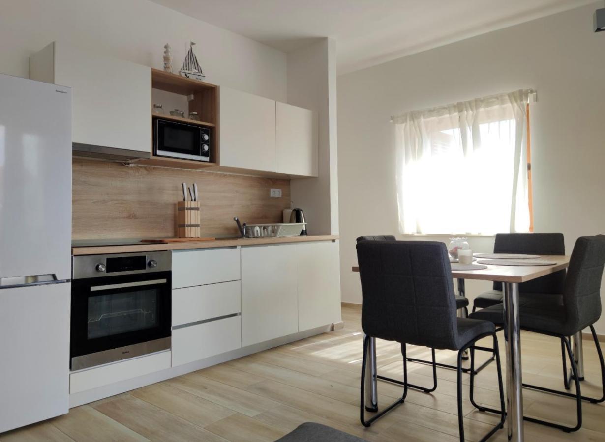 Apartments Leticia Vrsi Extérieur photo