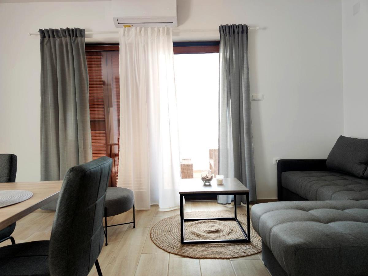 Apartments Leticia Vrsi Extérieur photo