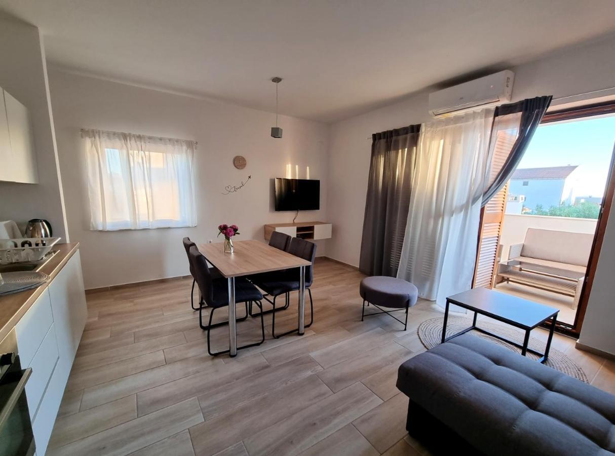Apartments Leticia Vrsi Extérieur photo